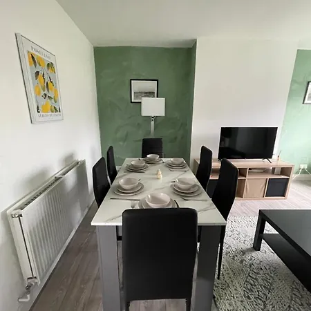 Comfort & Cozy Getaway In Leeds *