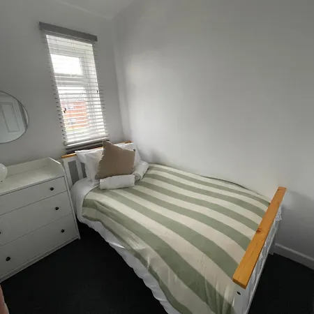 Holiday home Comfort & Cozy Getaway In Leeds *